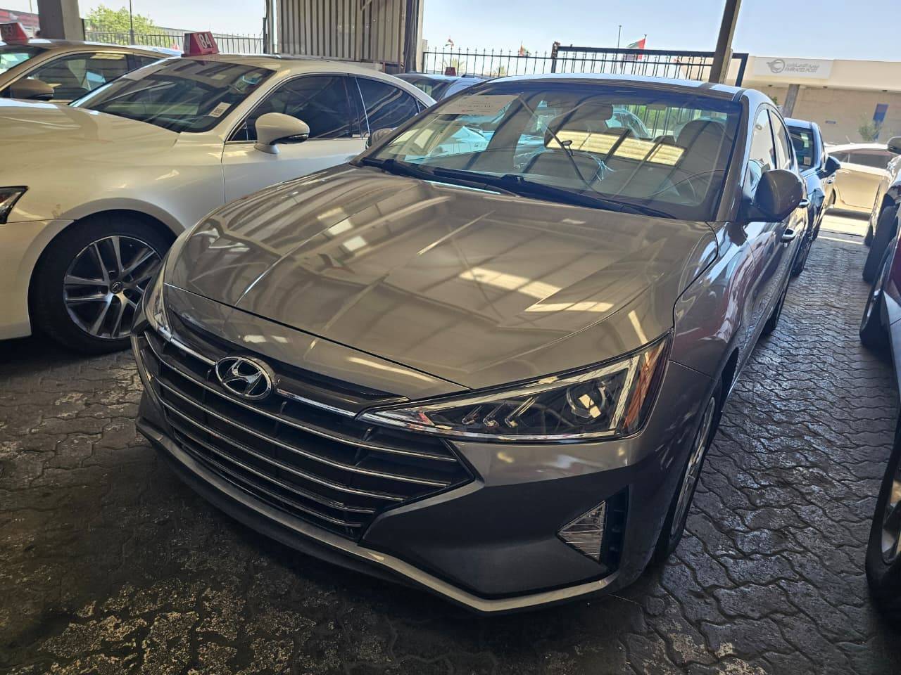2020 HYUNDAI ELANTRA — 68418 Miles — Lot 105470 — AutoBaba - Marhaba Auctions Used Cars - Image 4