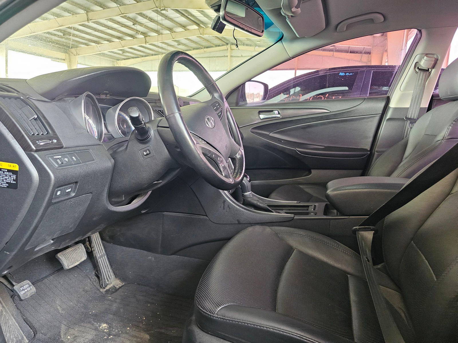 2013 HYUNDAI SONATA — 218885 KM — Lot 540730 — Souq - Marhaba Auctions Used Cars - Image 8