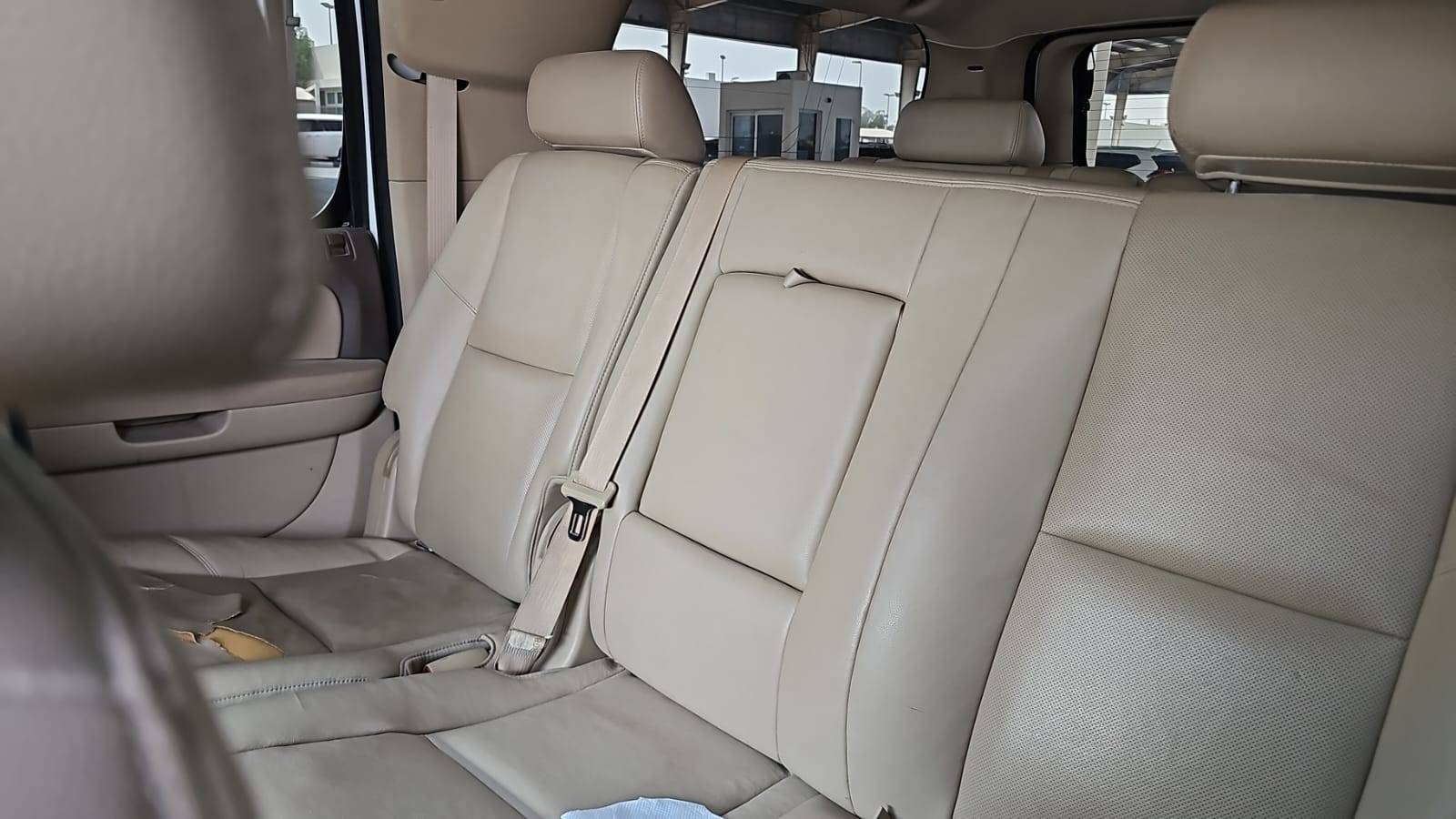 2009 CHEVROLET SUBURBAN — 398445 KM — Lot 6369J112954 — Souq - Marhaba Auctions Used Cars - Image 8