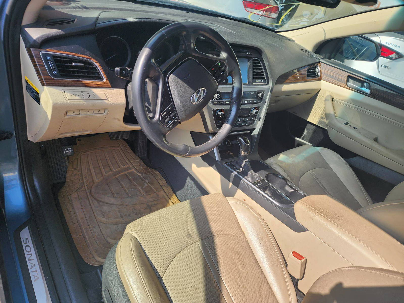 2017 HYUNDAI SONATA — 276142 Miles — Lot 68957083 - Marhaba Auctions Used Cars - Image 4