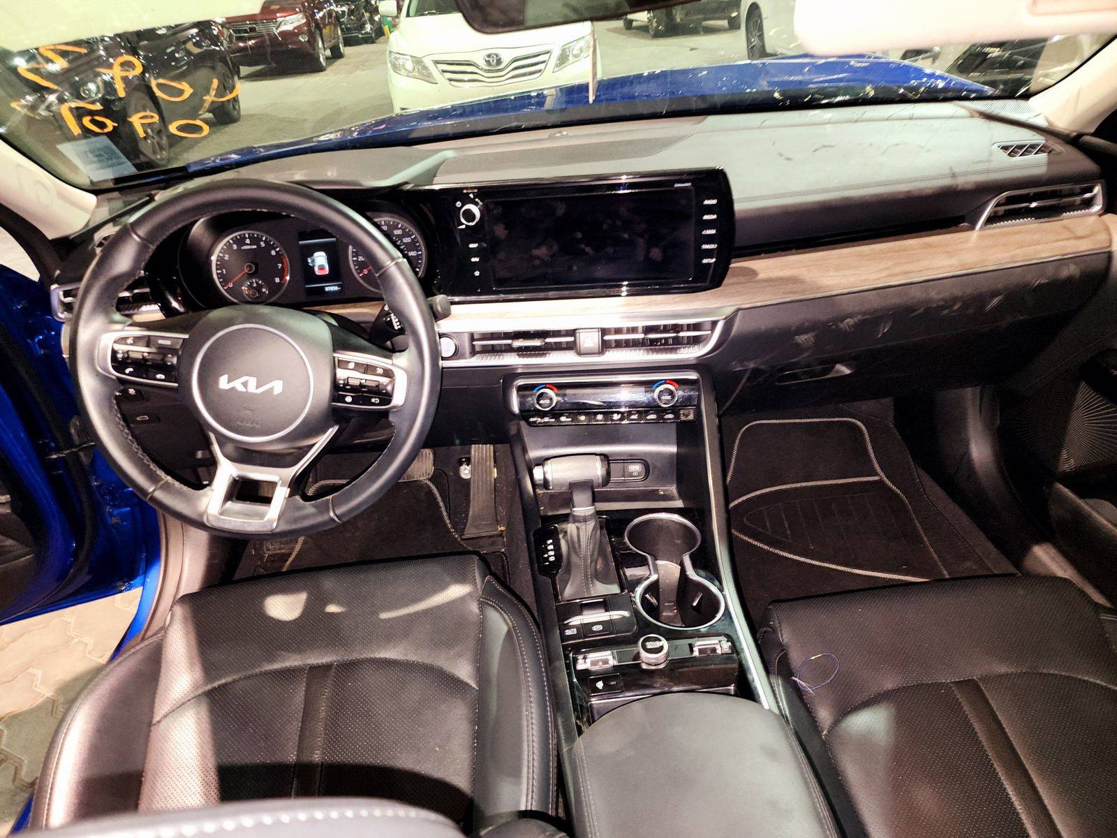 2022 KIA K5 — 37855 Miles — Lot 40930907 — Souq - Marhaba Auctions Used Cars - Image 6
