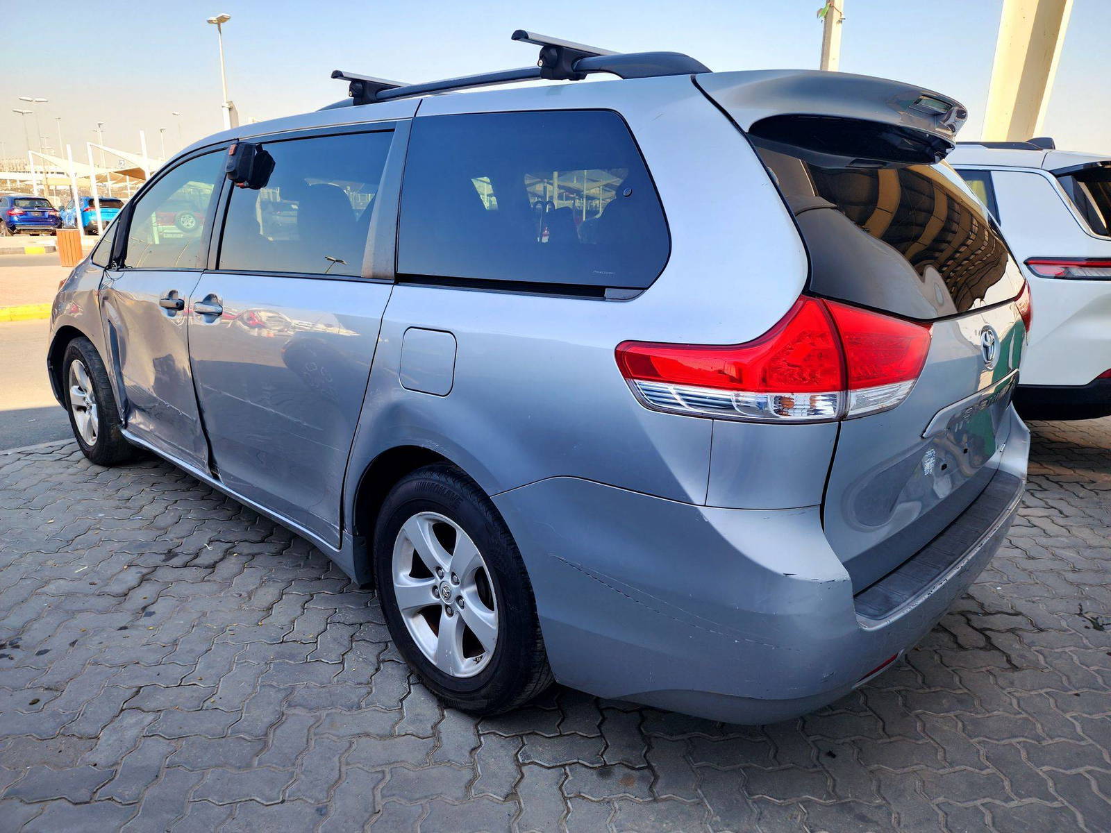 2013 TOYOTA SIENNA — 251157 Miles — Lot 63785544 — Souq - Marhaba Auctions Used Cars - Image 5