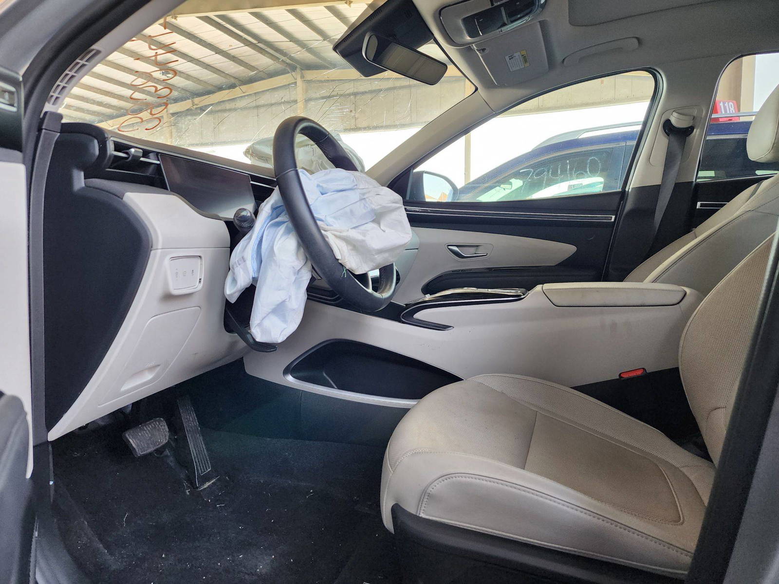 2022 HYUNDAI TUCSON — 34171 Miles — Lot 38324471 — Souq - Marhaba Auctions Used Cars - Image 9