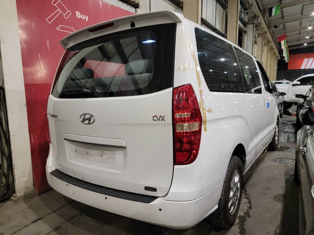 2010 HYUNDAI GRAND STAREX — 168463 KM — Lot 174482 — Ind. 12 - Marhaba Auctions Used Cars - Image 3