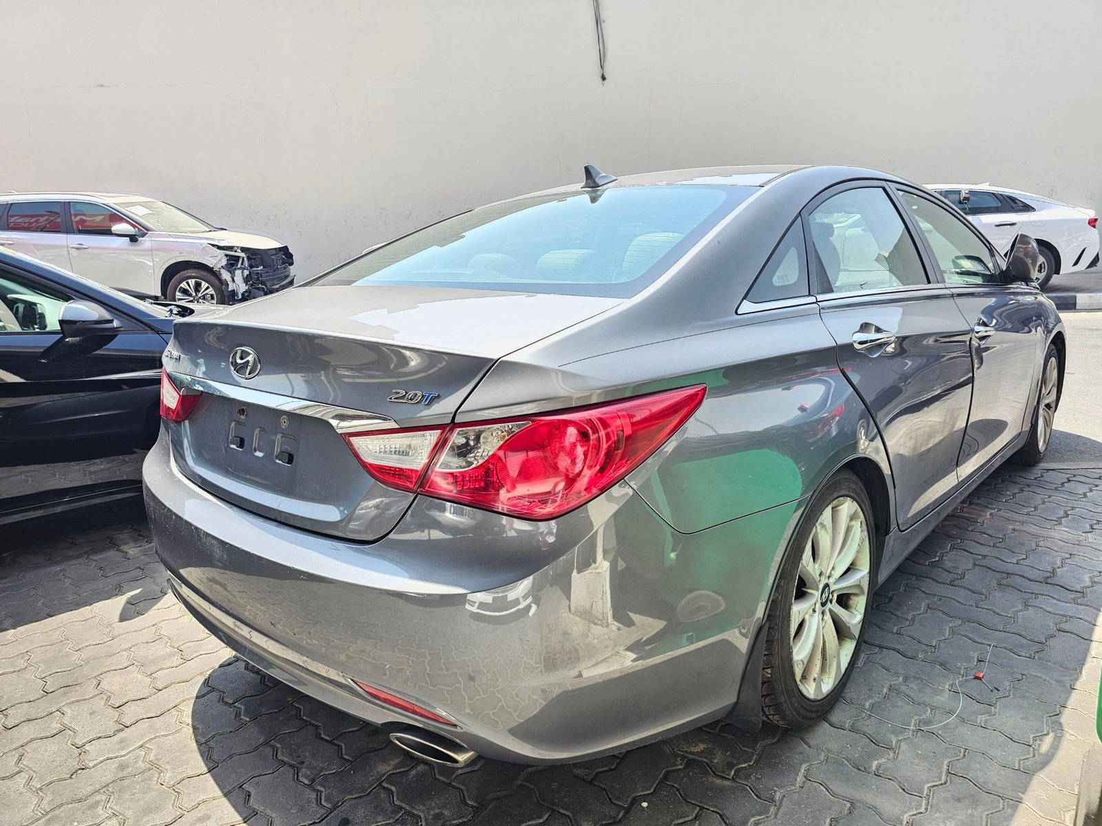 2011 HYUNDAI SONATA — 178146 Miles — Lot 9BH275070 — Souq - Marhaba Auctions Used Cars - Image 3