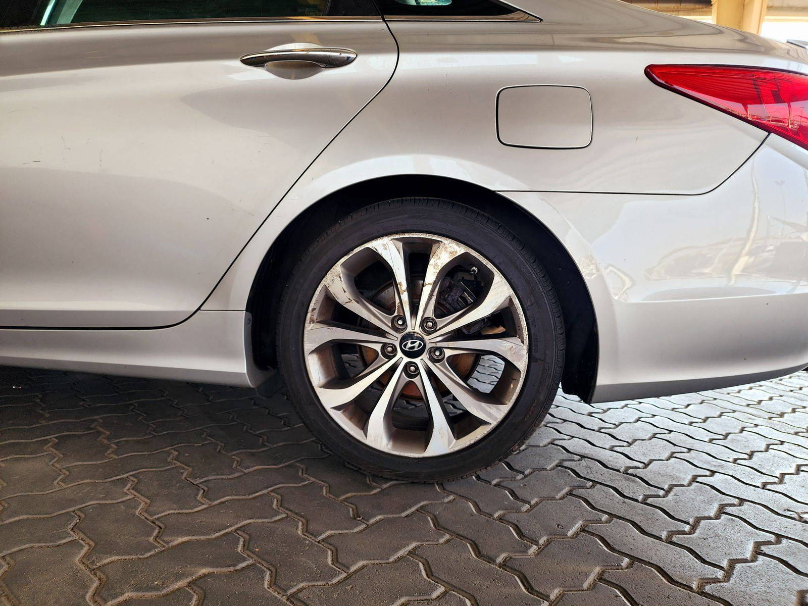 2013 HYUNDAI SONATA — 122061 Miles — Lot 40177463 — Souq - Marhaba Auctions Used Cars - Image 11