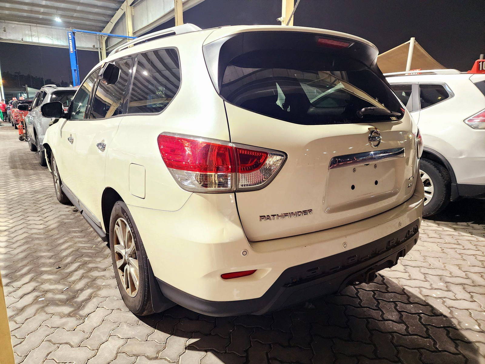 2015 NISSAN PATHFINDER — 164522 KM — Lot 12086908X — Souq - Marhaba Auctions Used Cars - Image 3
