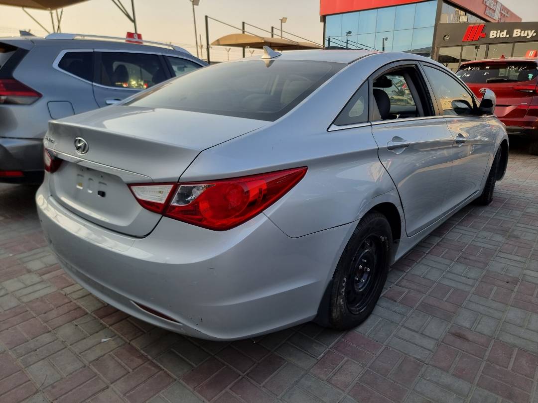 2011 HYUNDAI SONATA — 171369 Miles — Lot 125487 — Main - Marhaba Auctions Used Cars - Image 4