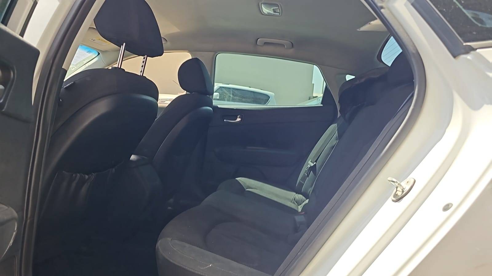 2016 KIA OPTIMA — 146314 Miles — Lot G082690 — Souq - Marhaba Auctions Used Cars - Image 8