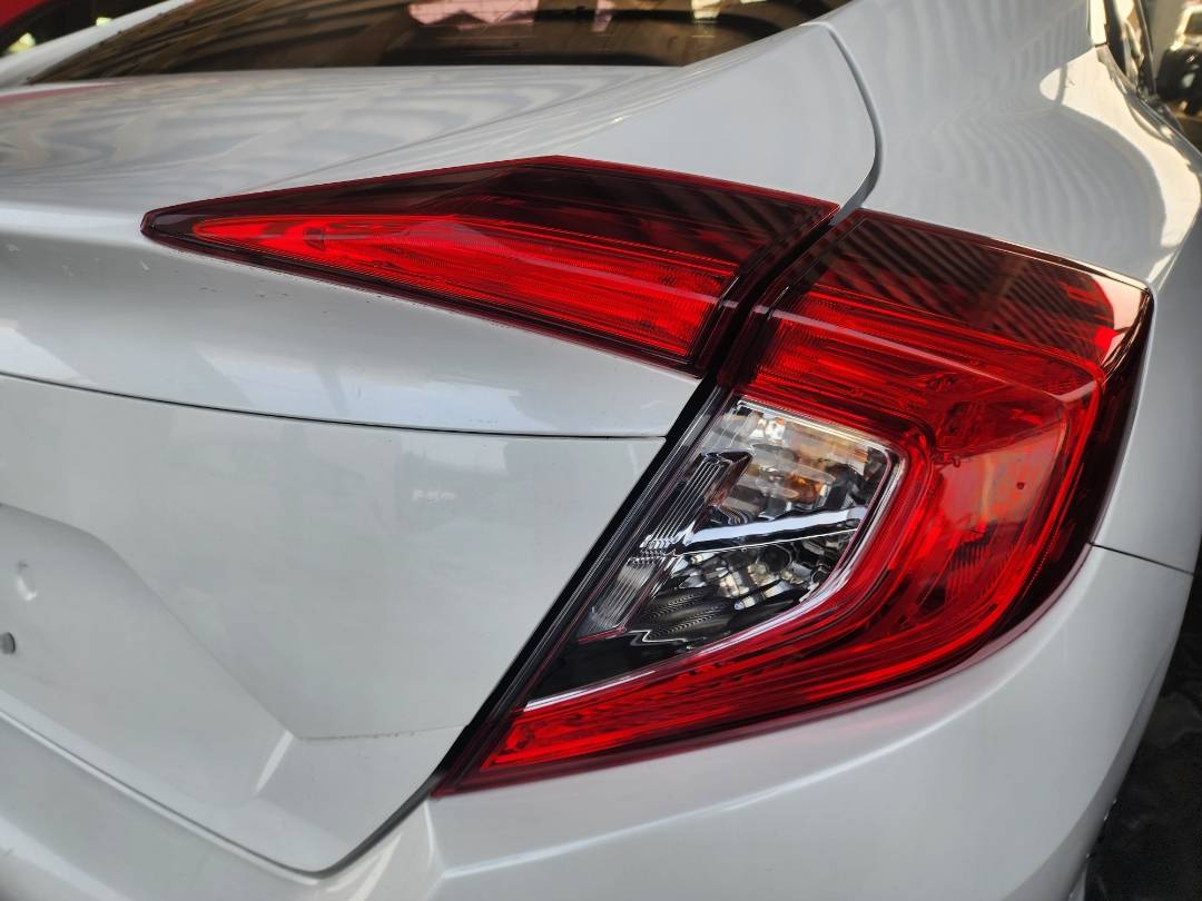 2016 HONDA CIVIC — 88487 Miles — Lot 82584373 - Marhaba Auctions Used Cars - Image 11
