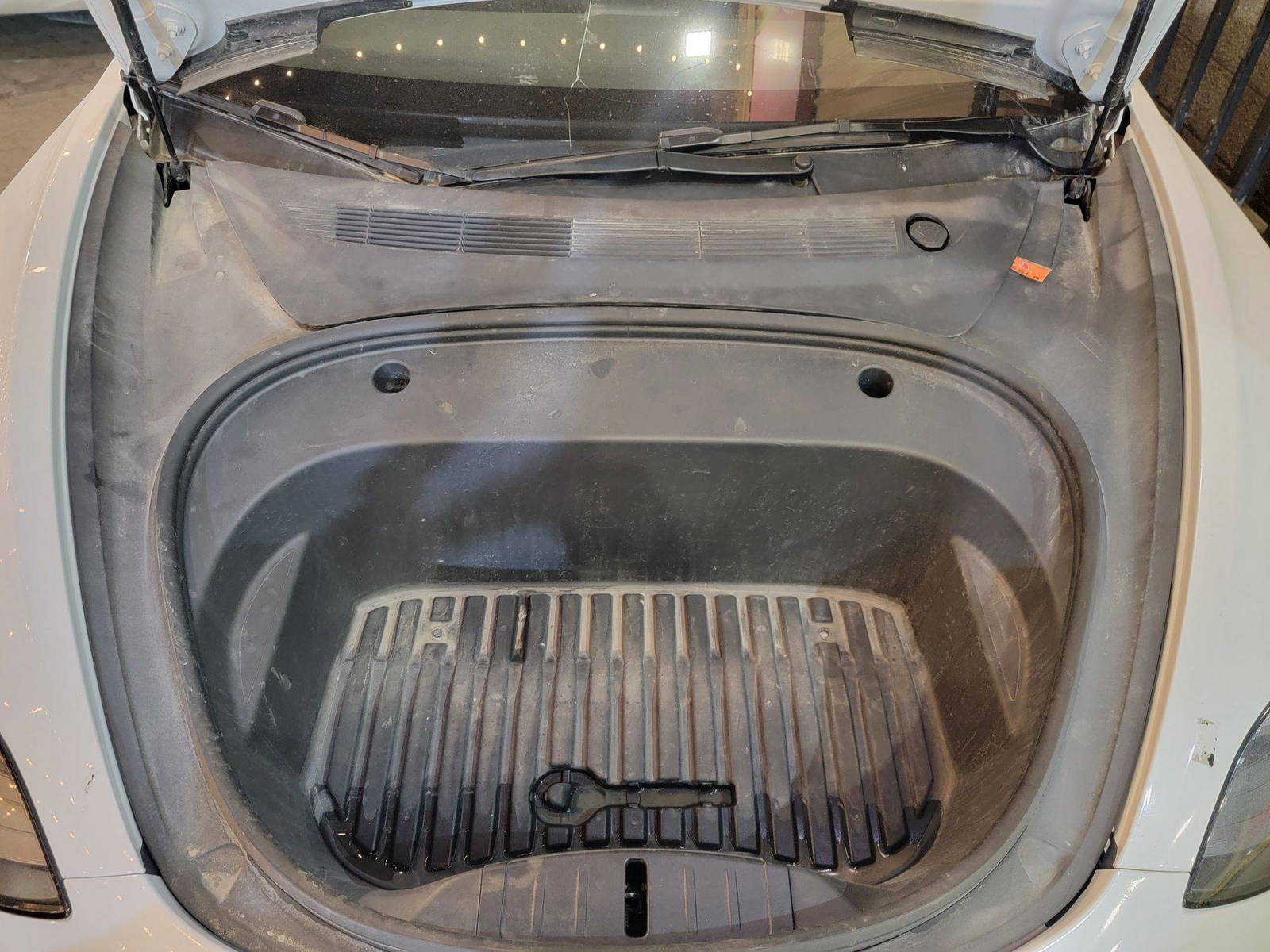 TESLA MODEL 3 2023 - Marhaba Auction Used Cars - Image 12