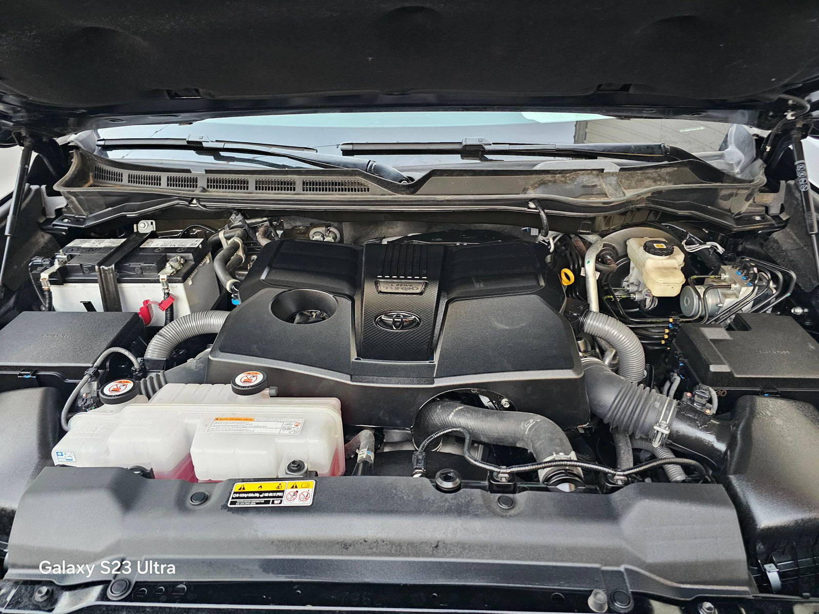 TOYOTA TUNDRA 2025 - Marhaba Auction Used Cars - Image 12