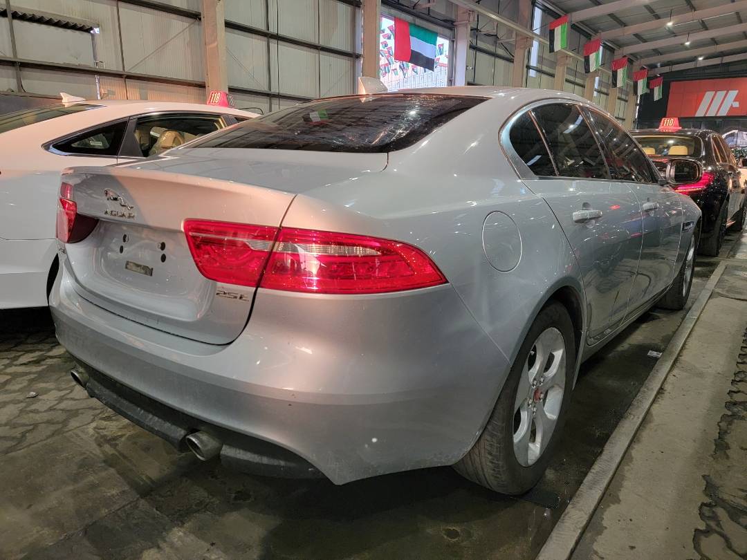 2017 JAGUAR XE 25t — 32491 Miles — Lot 970527 — Souq - Marhaba Auctions Used Cars - Image 3