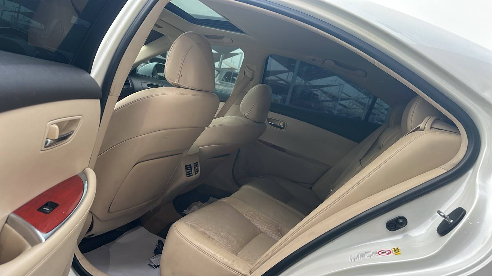 2012 LEXUS ES 350 — 239198 Miles — Lot 6C2511752 — Souq - Marhaba Auctions Used Cars - Image 6