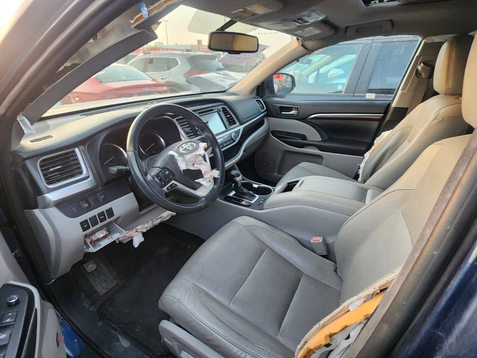 TOYOTA GRAND HIGHLANDER 2016 - Marhaba Auction Used Cars - Image 11