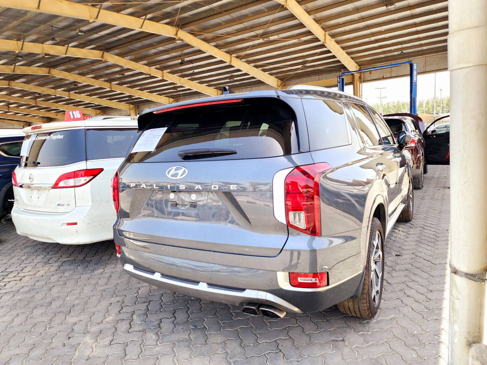 2022 HYUNDAI PALISADE CALLIGRAPHY — 43822 Miles — Lot 41443753 — Souq - Marhaba Auctions Used Cars - Image 3