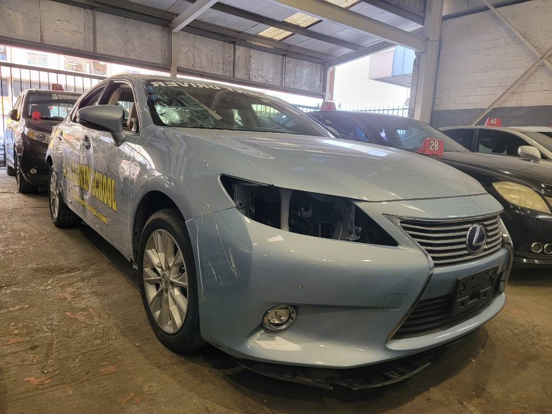 2013 LEXUS ES 300H — 151304 Miles — Lot D2036999 — Main - Marhaba Auctions Used Cars - Image 4