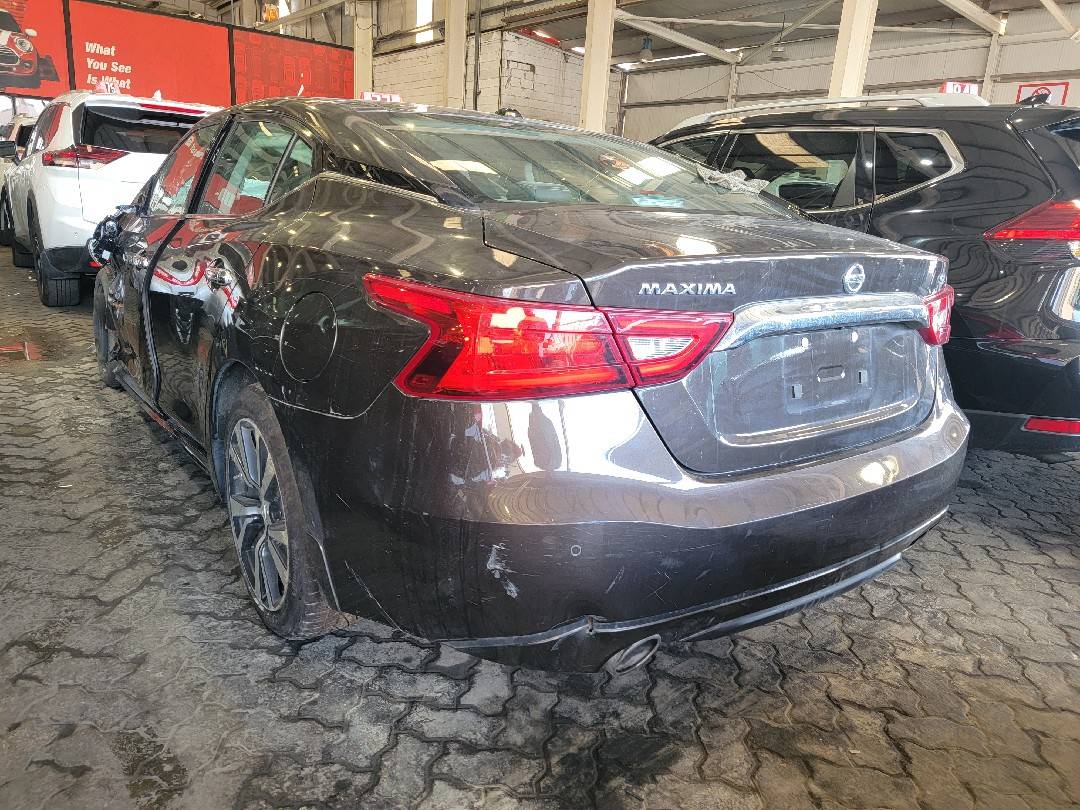 NISSAN MAXIMA