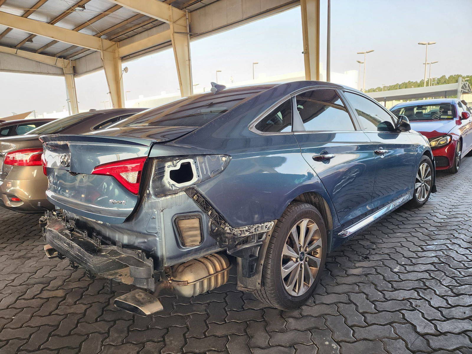 2016 HYUNDAI SONATA SPORT — 104439 Miles — Lot 46545994 — Souq - Marhaba Auctions Used Cars - Image 4