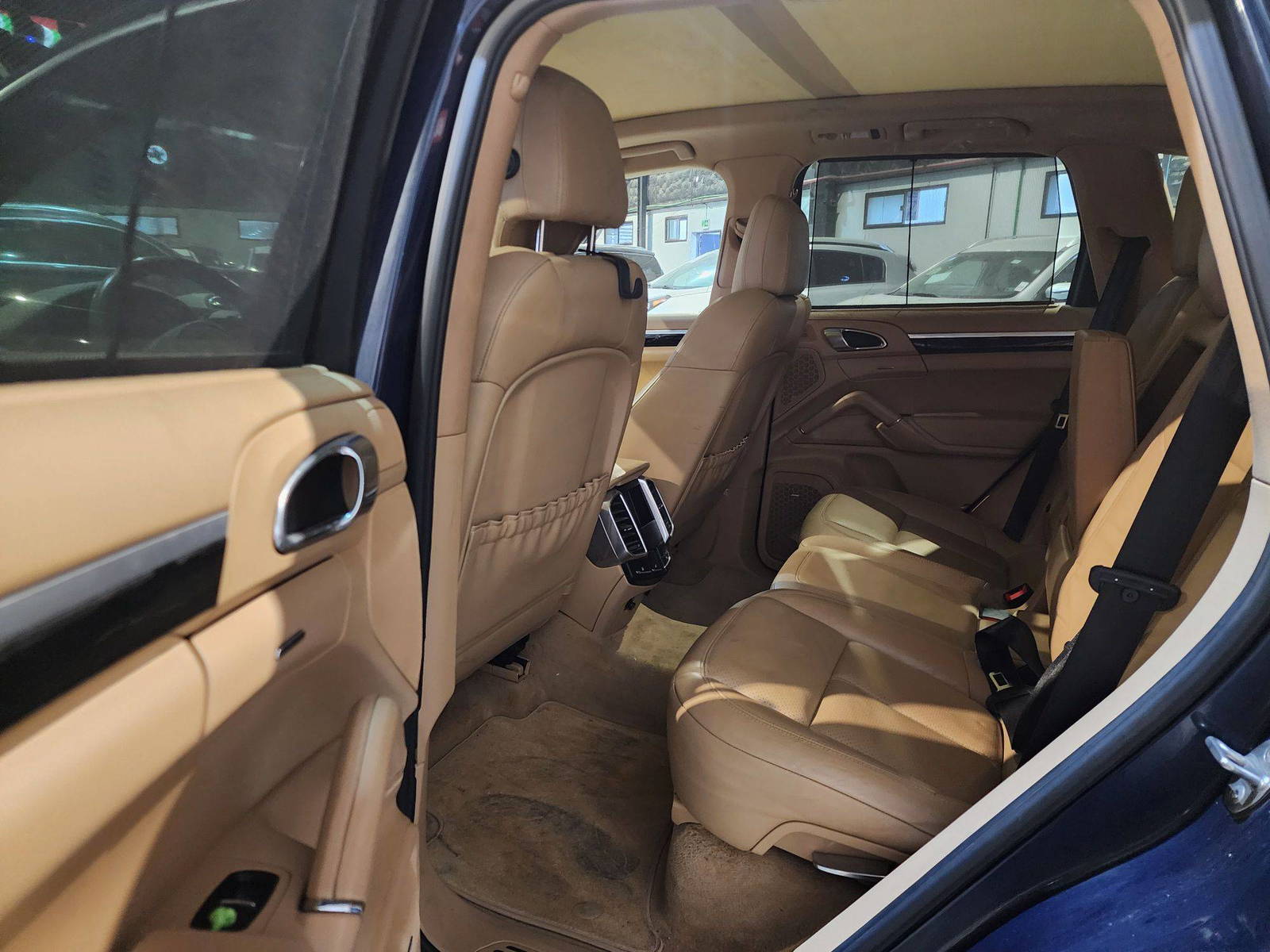 PORSCHE Cayenne 2013 - Marhaba Auction Used Cars - Image 11