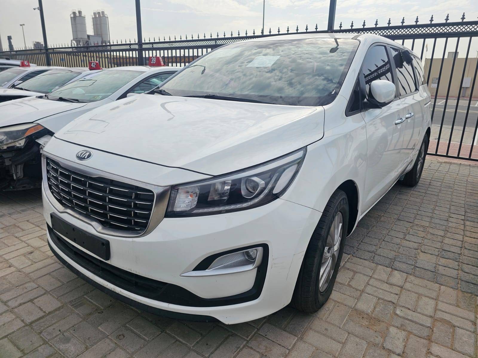 KIA CARNIVAL EX 2020 - Marhaba Auction Used Cars - Image 8