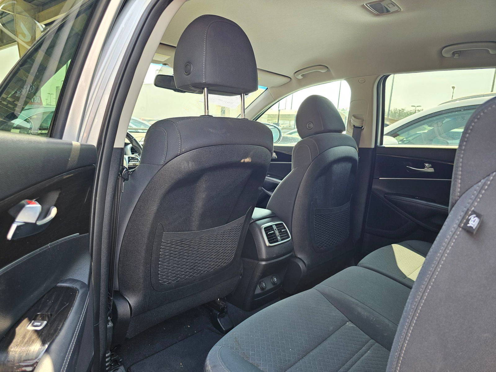 2019 KIA SORENTO — 87091 Miles — Lot 3XKG546831 — Souq - Marhaba Auctions Used Cars - Image 6
