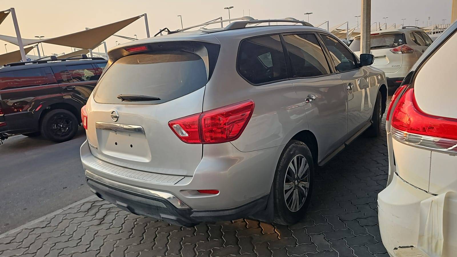 2017 NISSAN PATHFINDER — 106775 Miles — Lot MN6HC684227 — Souq - Marhaba Auctions Used Cars - Image 11