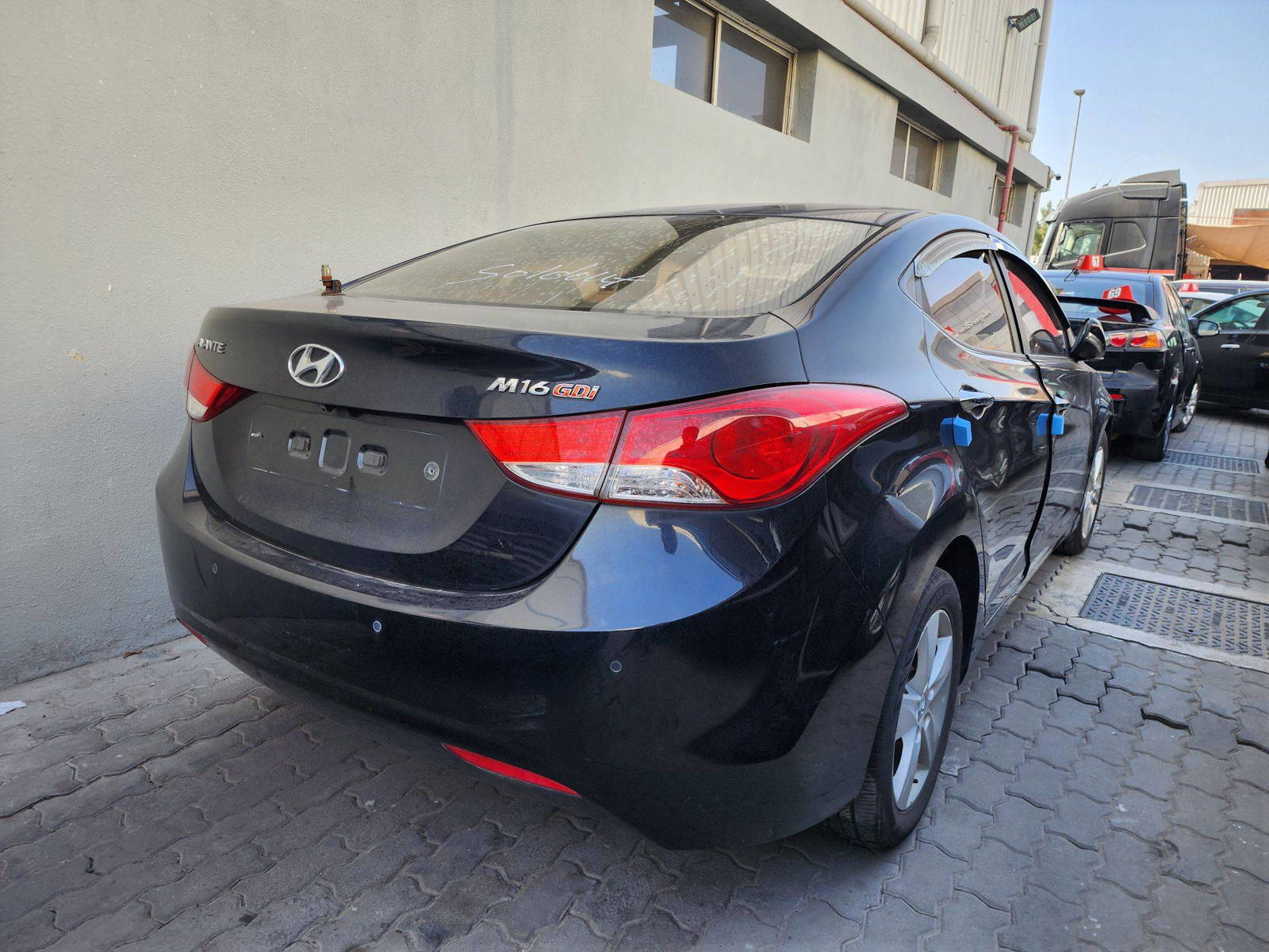 2011 HYUNDAI AVANTE — 131250 KM — Lot 034280 — Al Quoz - Marhaba Auctions Used Cars - Image 5