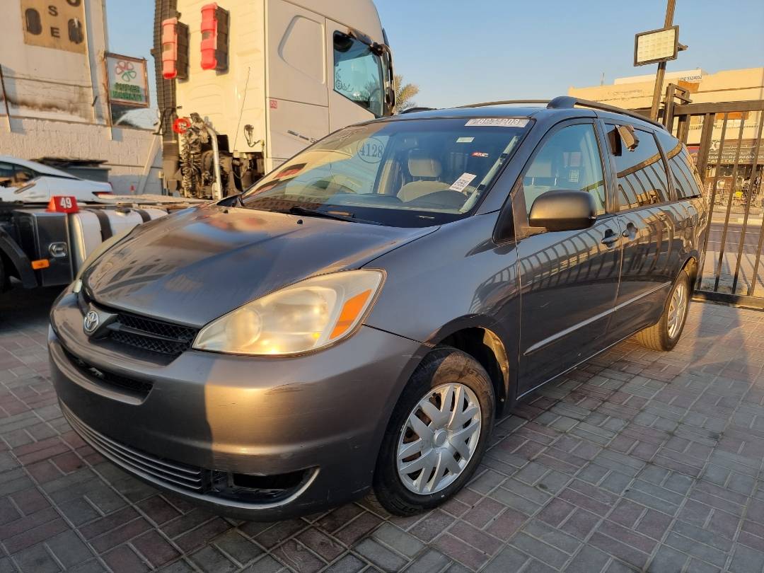 2005 TOYOTA SIENNA — 320667 Miles — Lot 229835 — Souq - Marhaba Auctions Used Cars - Image 3