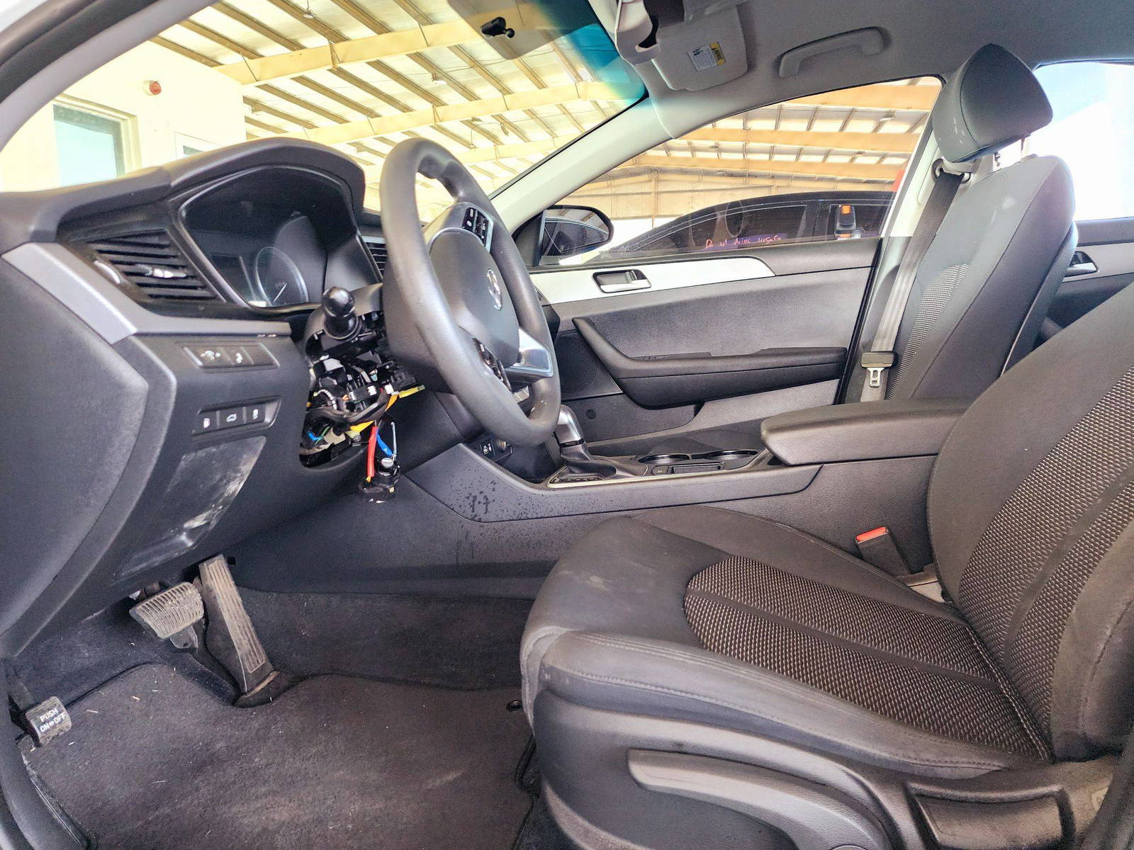 2019 HYUNDAI SONATA — 55653 Miles — Lot KH771266 — Souq - Marhaba Auctions Used Cars - Image 8