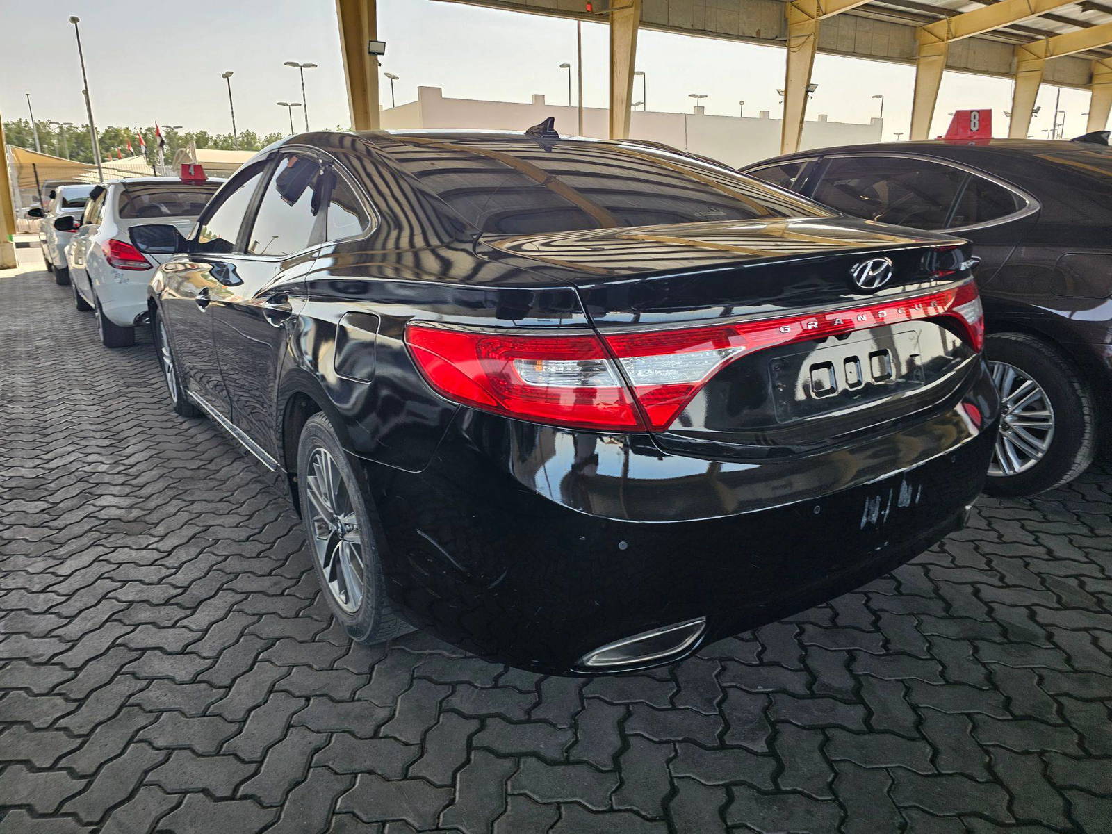 HYUNDAI GRANDEUR 2011 - Marhaba Auction Used Cars - Image 5