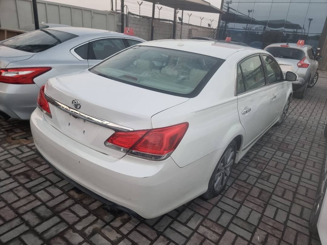 2011 TOYOTA AVALON — 191429 Miles — Lot U420156 — Ind. 12 - Marhaba Auctions Used Cars - Image 4