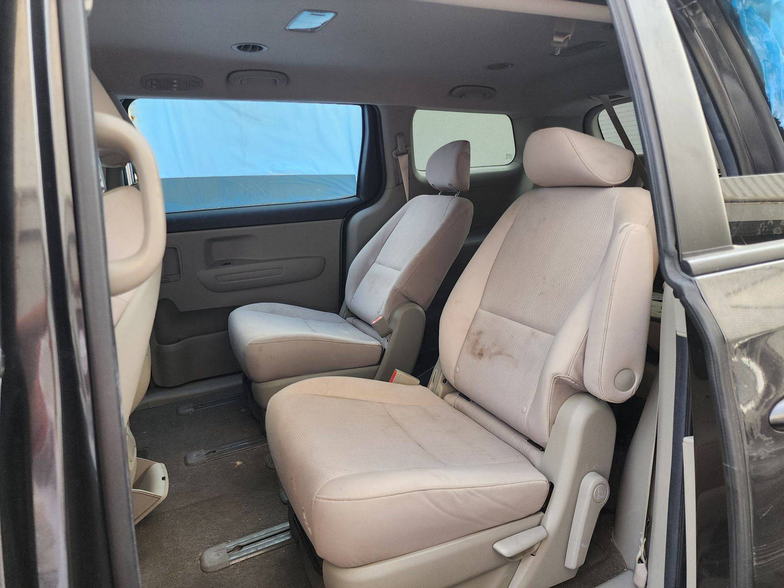 2019 KIA SEDONA — 72195 KM — Lot 48741645 — Main - Marhaba Auctions Used Cars - Image 7