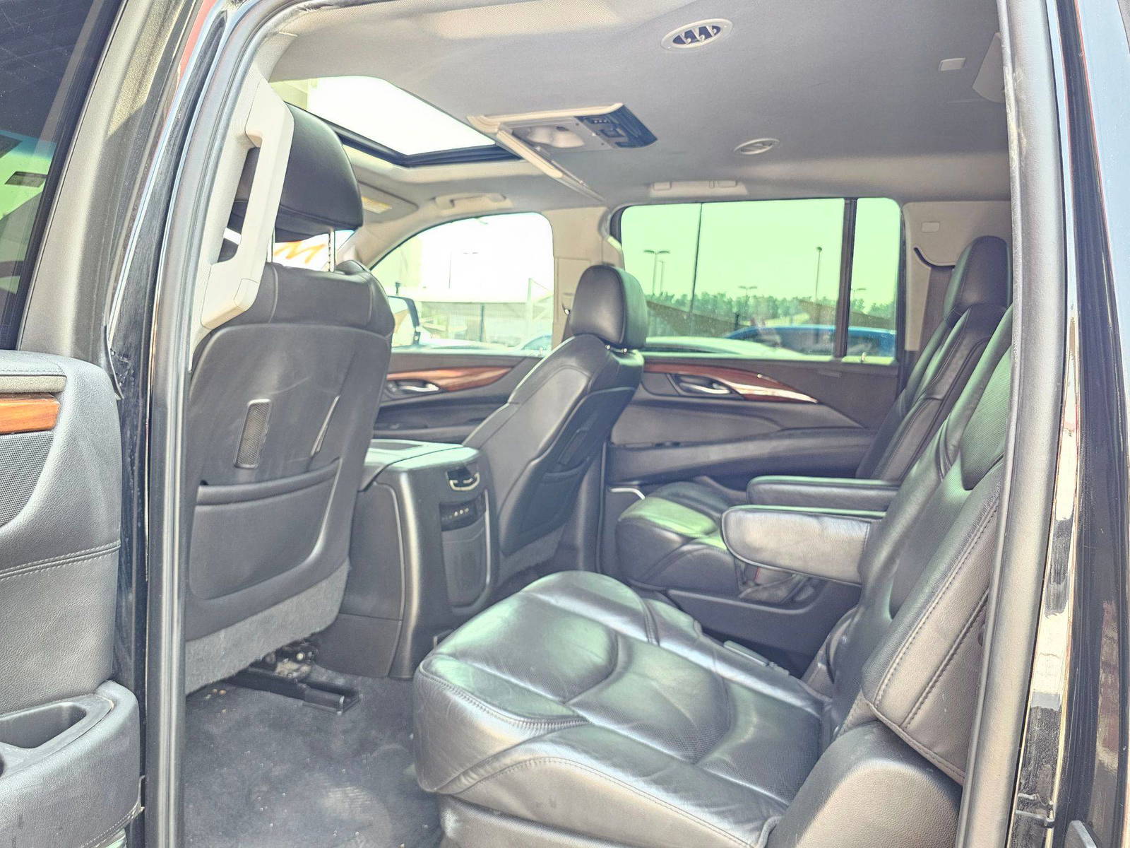 2019 CADILLAC ESCALADE — 129972 Miles — Lot 47243925 — Souq - Marhaba Auctions Used Cars - Image 6