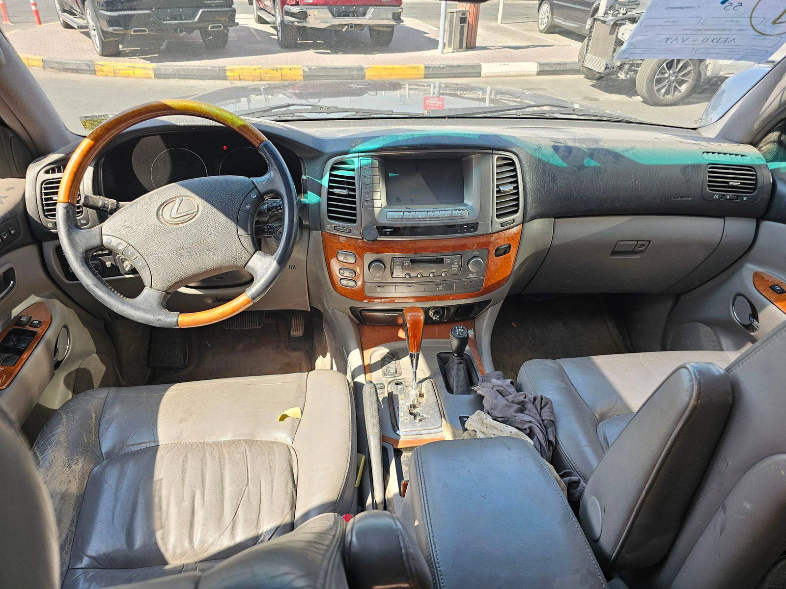 2007 LEXUS LX 470 — 270615 Miles — Lot 674021577 — Souq - Marhaba Auctions Used Cars - Image 8