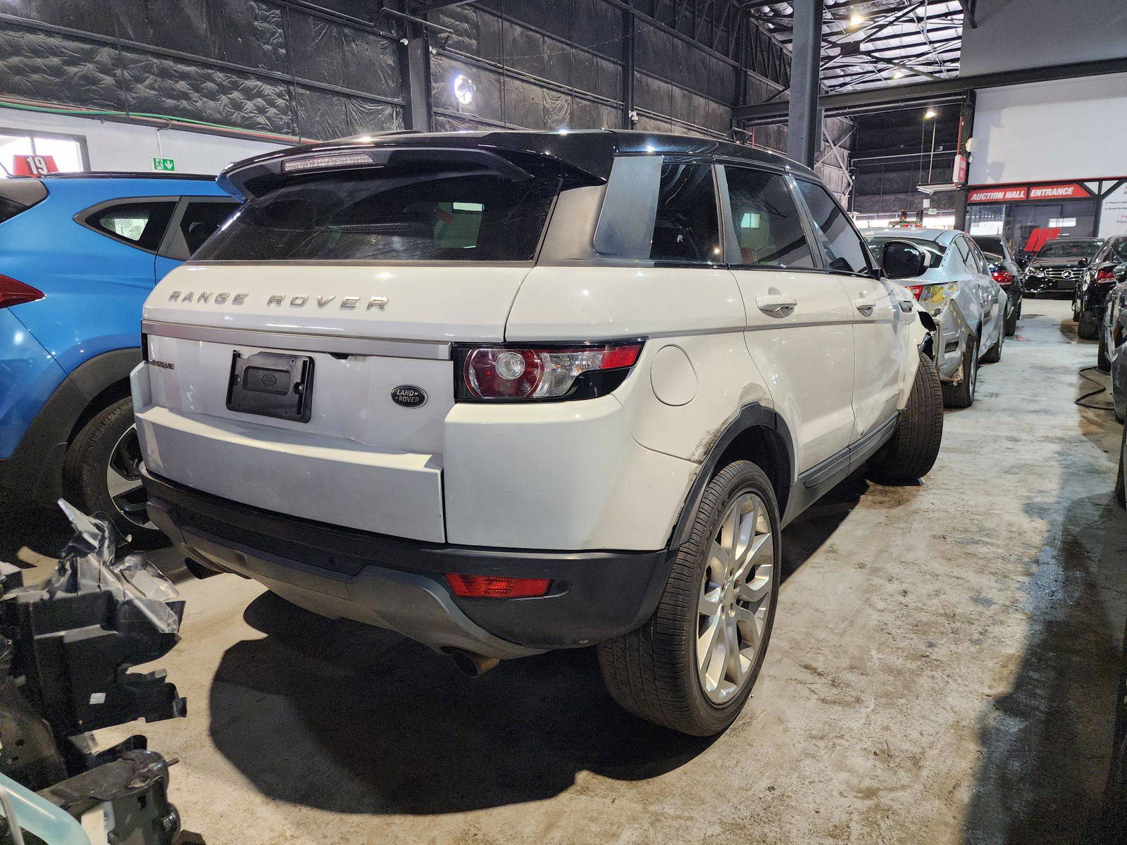 2015 LAND ROVER RANGE ROVER EVOQUE PURE PLUS — 116834 Miles — Lot 19349 — Al Quoz - Marhaba Auctions Used Cars - Image 5