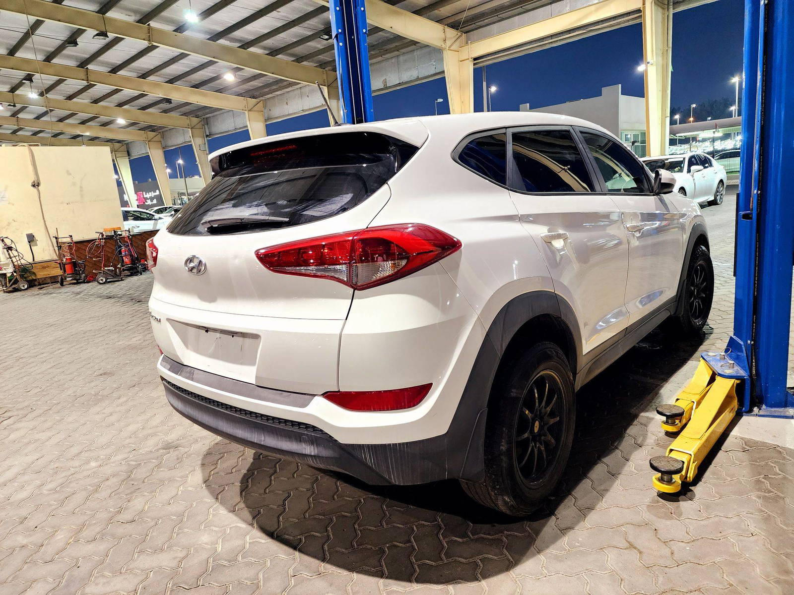 2016 HYUNDAI TUCSON — 100275 Miles — Lot 40263864 — Souq - Marhaba Auctions Used Cars - Image 3