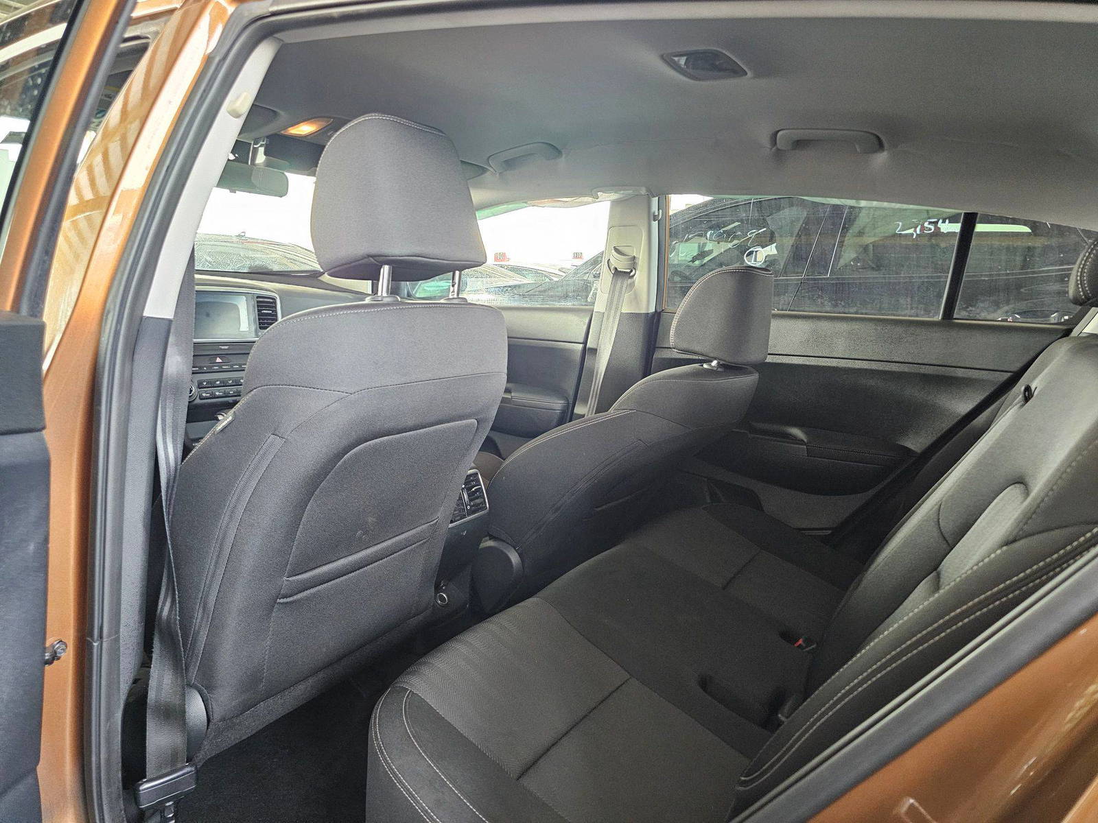 2021 KIA SPORTAGE — 79553 Miles — Lot 0M7852357 — Souq - Marhaba Auctions Used Cars - Image 6