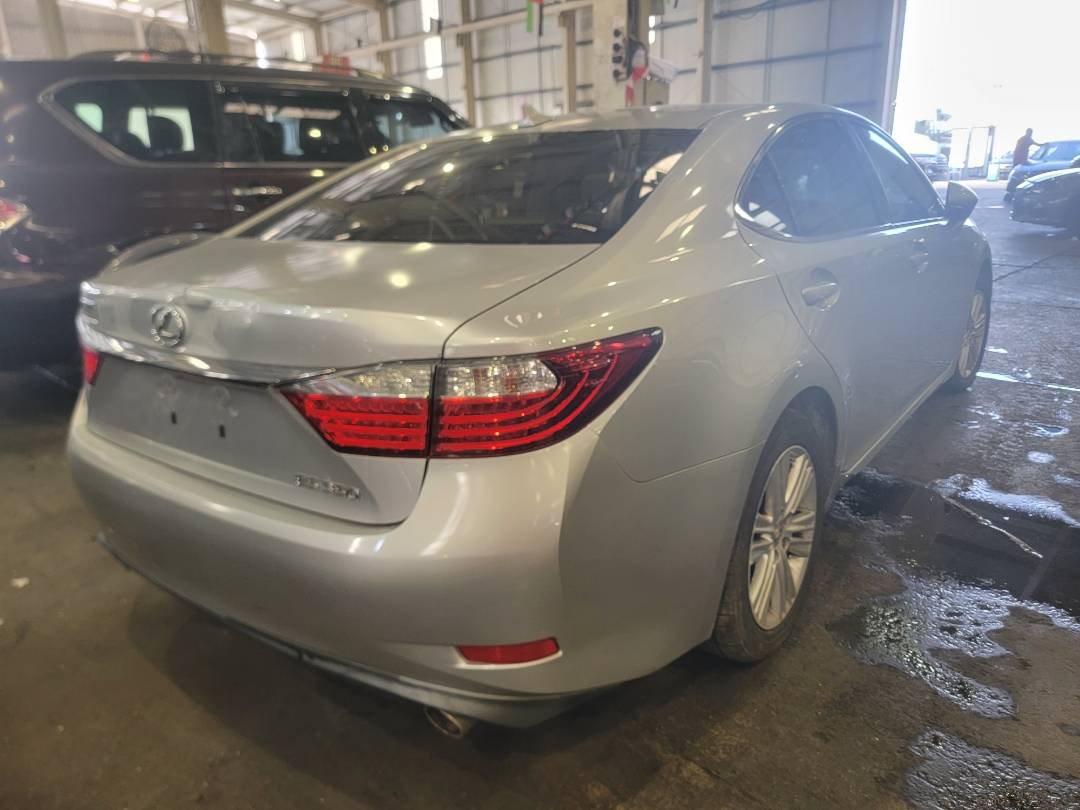 2013 LEXUS ES 350 — 111679 Miles — Lot 2039382 — Main - Marhaba Auctions Used Cars - Image 5