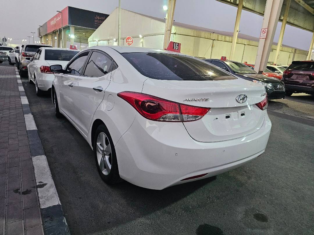 HYUNDAI AVANTE