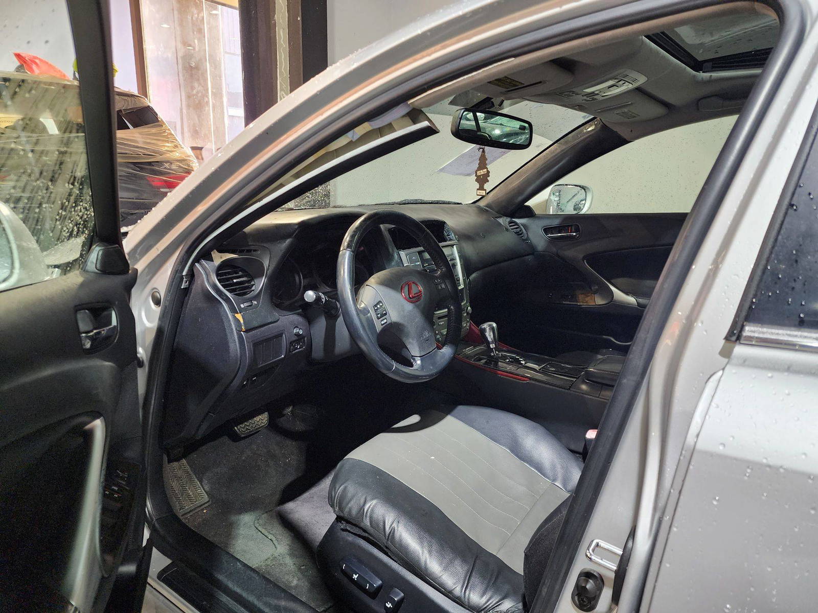 2010 LEXUS IS 250 — 168152 Miles — Lot 214587 — Ind. 12 - Marhaba Auctions Used Cars - Image 9