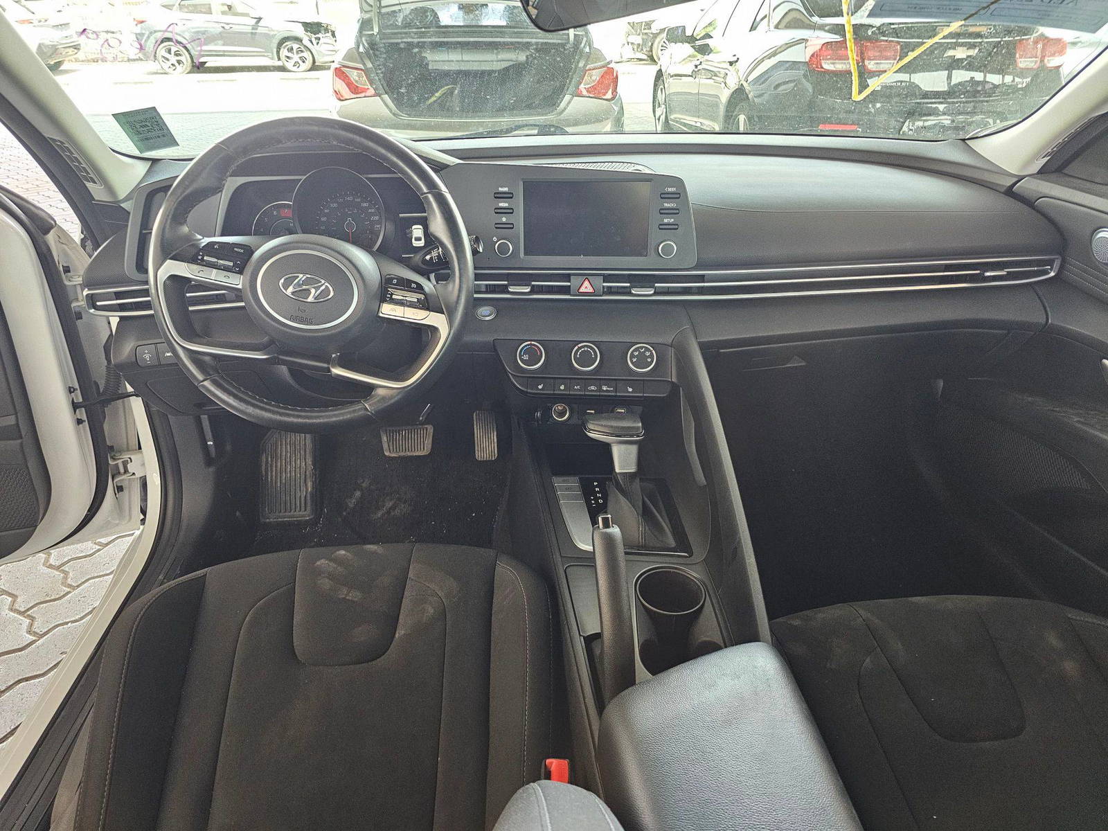 2021 HYUNDAI ELANTRA — 84986 KM — Lot 82316964 — Ind. 12 - Marhaba Auctions Used Cars - Image 7