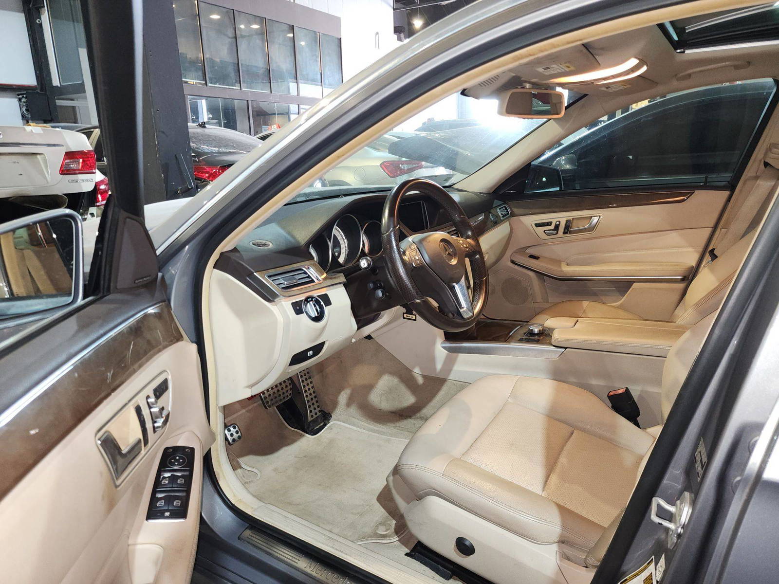 2014 MERCEDES BENZ E 350 — 119998 Miles — Lot 047443 — Al Quoz - Marhaba Auctions Used Cars - Image 9