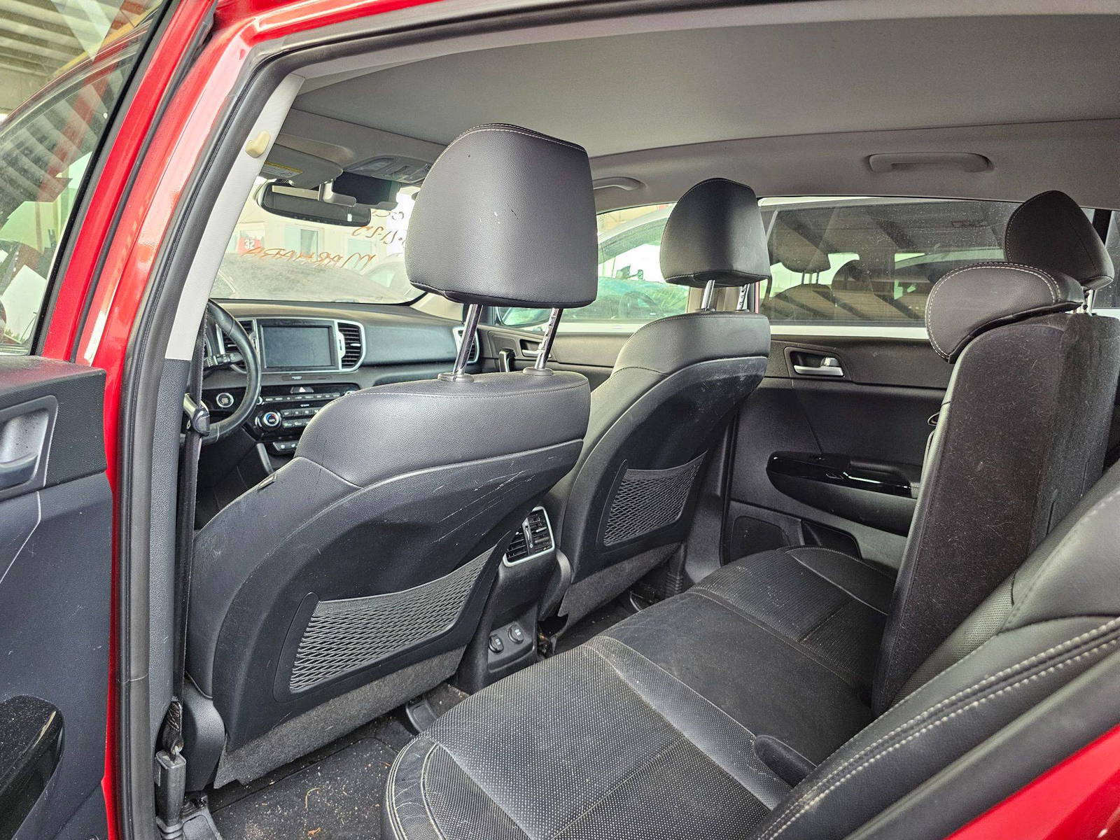 2018 KIA SPORTAGE — 141615 Miles — Lot 930227 — Souq - Marhaba Auctions Used Cars - Image 6