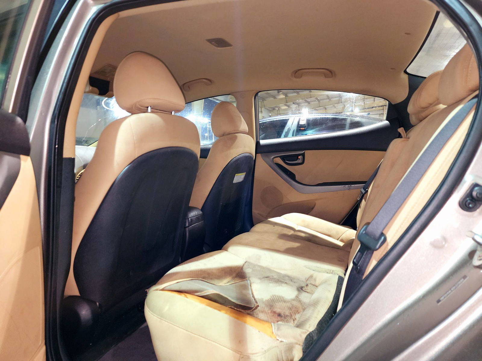 2013 HYUNDAI ELANTRA — 195659 Miles — Lot XDH372689 — Souq - Marhaba Auctions Used Cars - Image 6