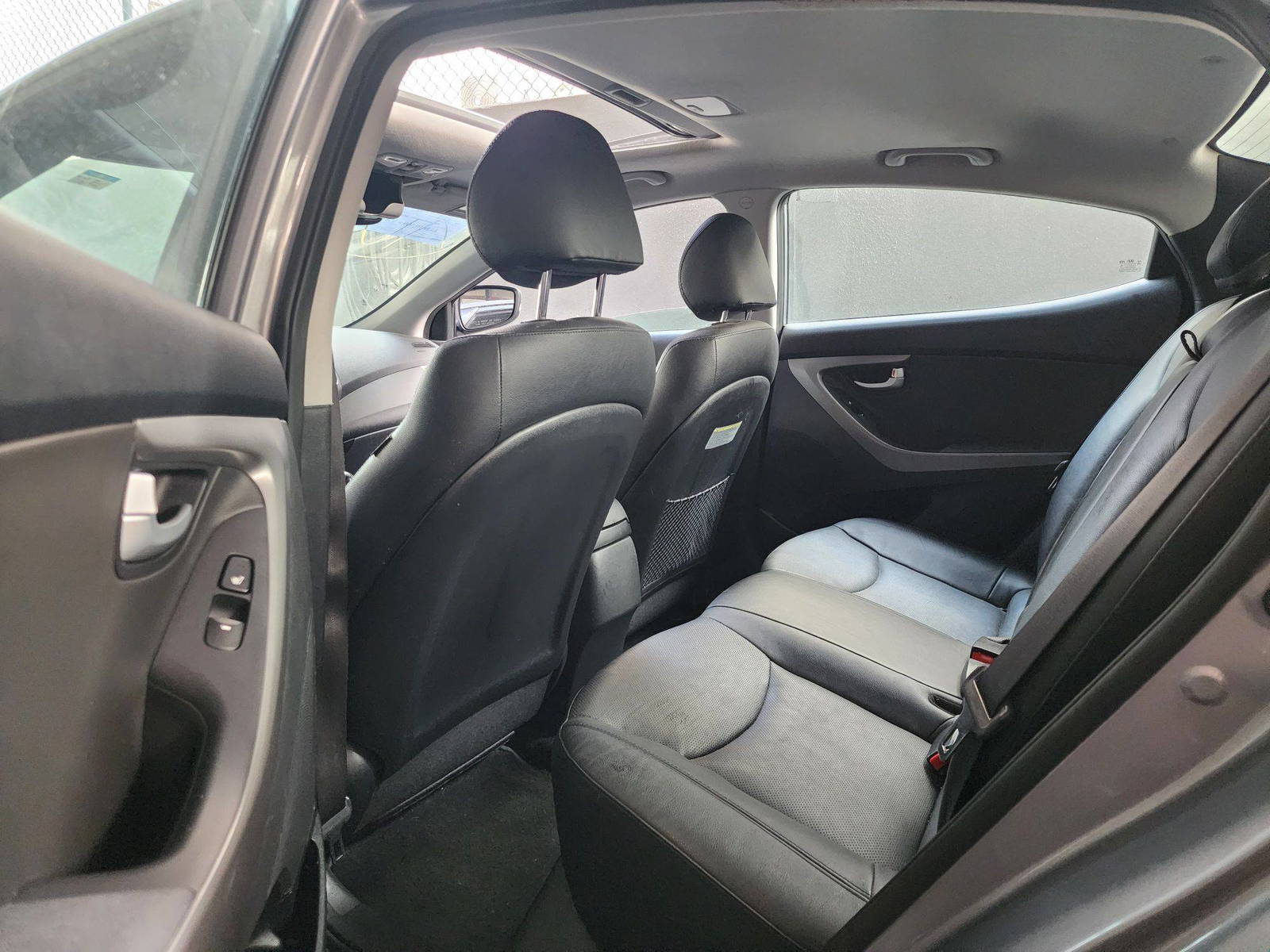 2014 HYUNDAI ELANTRA — 181744 KM — Lot 43351075 — Al Quoz - Marhaba Auctions Used Cars - Image 7