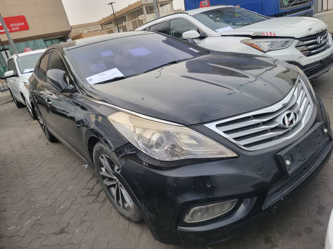 2012 HYUNDAI GRANDEUR — 210529 KM — Lot 108312 — Ind. 12 - Marhaba Auctions Used Cars - Image 4