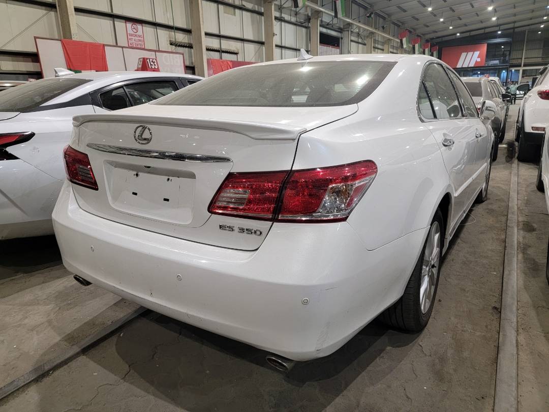 2011 LEXUS ES 350 — 184590 Miles — Lot 2421571 — Main - Marhaba Auctions Used Cars - Image 3
