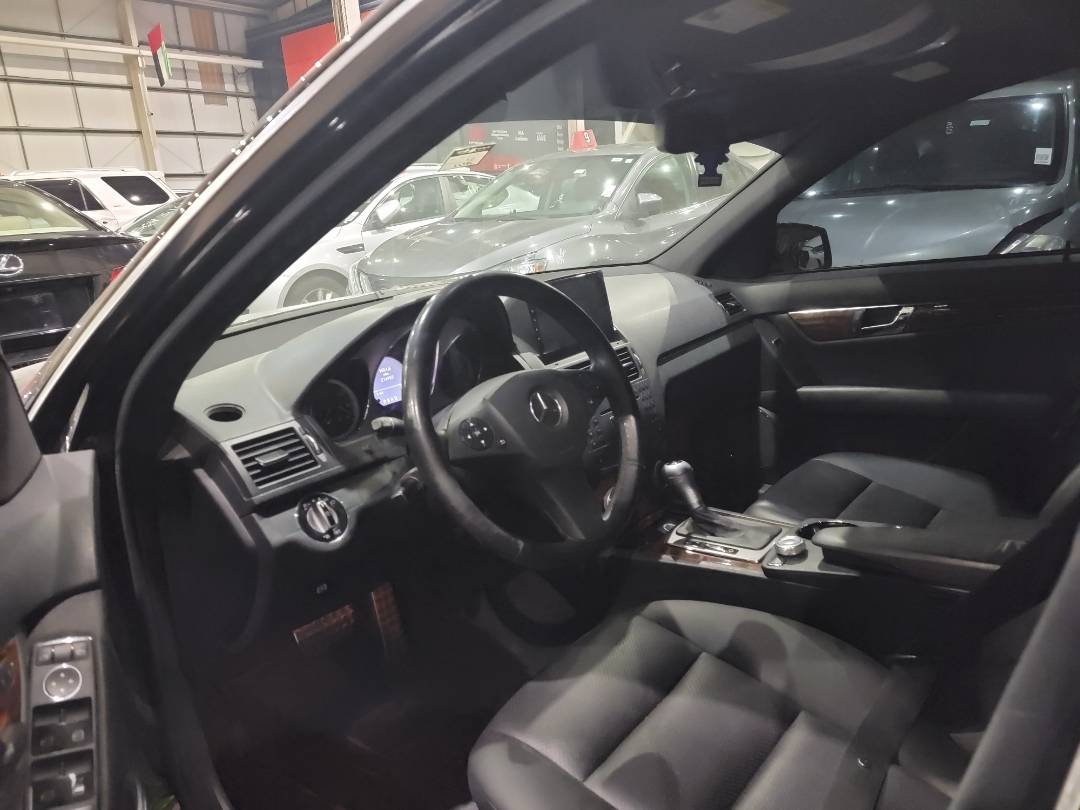 MERCEDES BENZ C300 2010 - Marhaba Auction Used Cars - Image 6