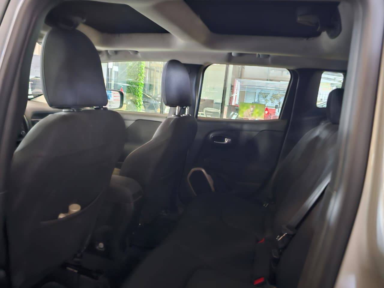 2016 JEEP RENEGADE LATITUDE — 127631 KM — Lot GPD85051 — Main - Marhaba Auctions Used Cars - Image 6